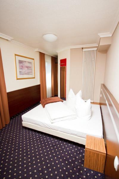 Hotel Tourist Francfort-sur-le-Main Chambre photo