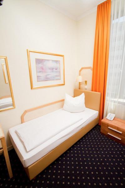Hotel Tourist Francfort-sur-le-Main Chambre photo